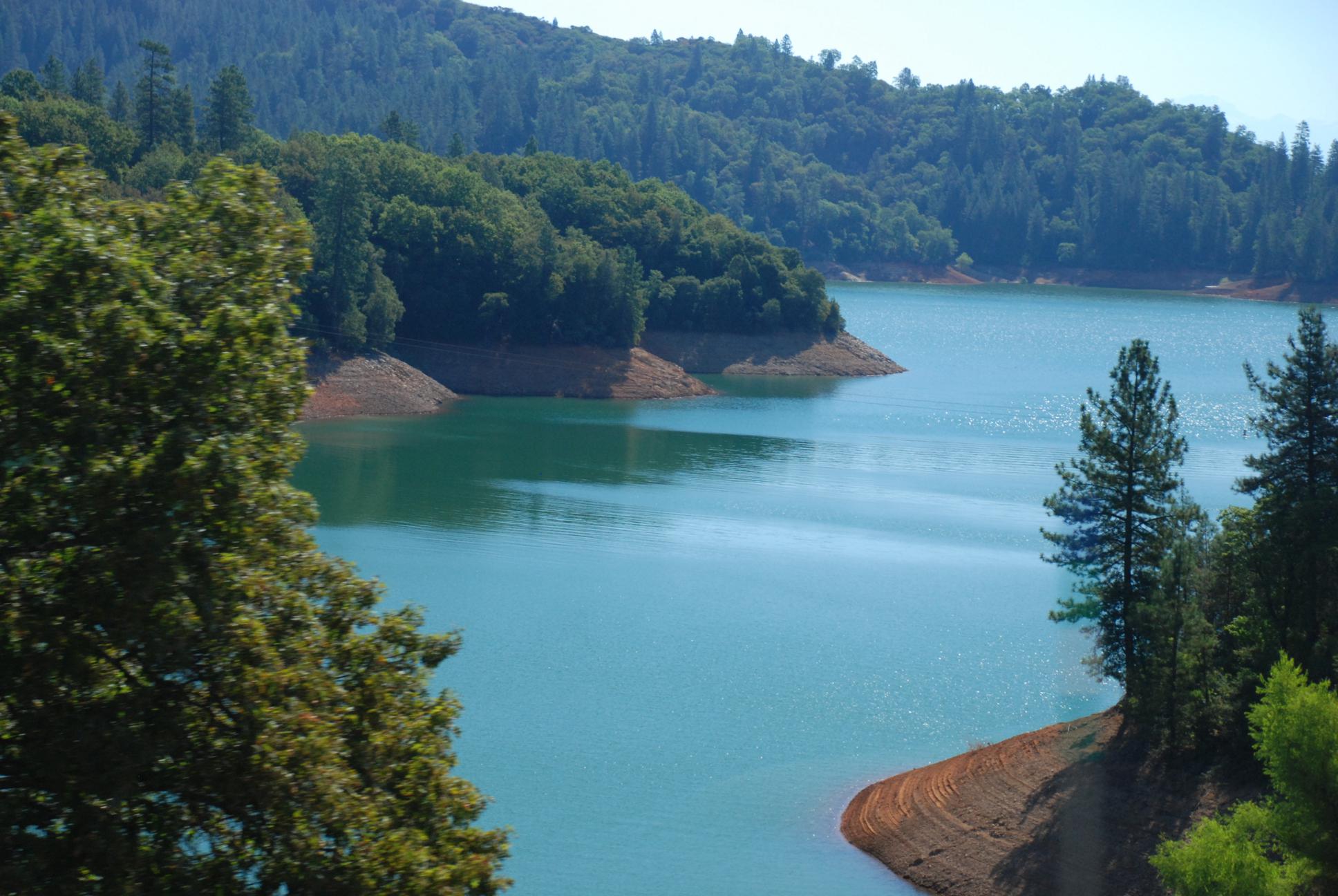 Lake-Shasta-CA-1-2011-08-27_1936x1296